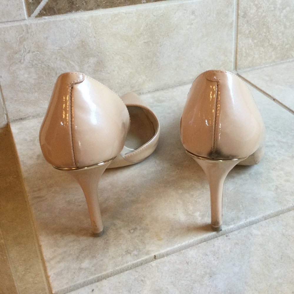 Neutral heels - Picture 3 of 4